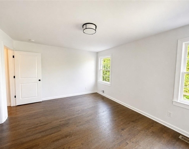 4586 Peachtree Dunwoody Road - Photo Thumbnail 5