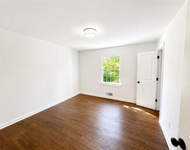 4586 Peachtree Dunwoody Road - Photo Thumbnail 9