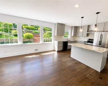 4586 Peachtree Dunwoody Road - Photo Thumbnail 1