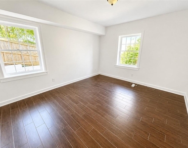 4586 Peachtree Dunwoody Road - Photo Thumbnail 11