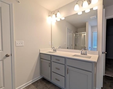 1354 Willow Brook Circle - Photo Thumbnail 11