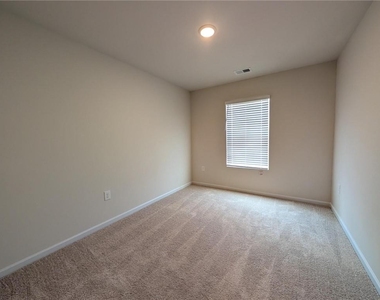 1354 Willow Brook Circle - Photo Thumbnail 16