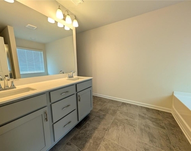1354 Willow Brook Circle - Photo Thumbnail 12