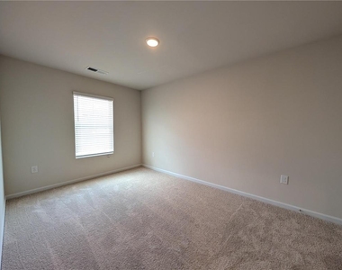 1354 Willow Brook Circle - Photo Thumbnail 17