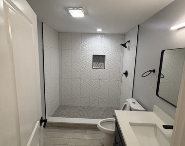 7932 S Peoria Street - Photo Thumbnail 6
