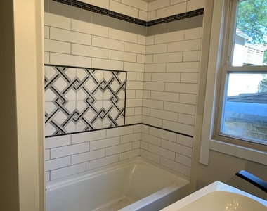 2418 N Washtenaw Avenue - Photo Thumbnail 6