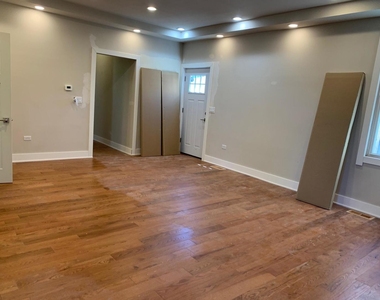 2418 N Washtenaw Avenue - Photo Thumbnail 20