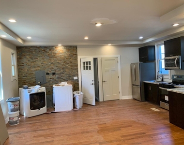 2418 N Washtenaw Avenue - Photo Thumbnail 19