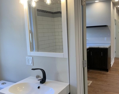 2418 N Washtenaw Avenue - Photo Thumbnail 23