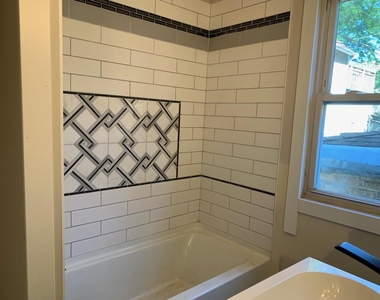 2418 N Washtenaw Avenue - Photo Thumbnail 15