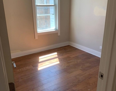 2418 N Washtenaw Avenue - Photo Thumbnail 11