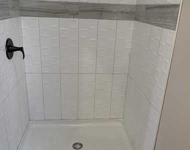 2418 N Washtenaw Avenue - Photo Thumbnail 5