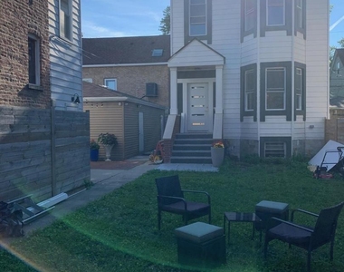2418 N Washtenaw Avenue - Photo Thumbnail 12