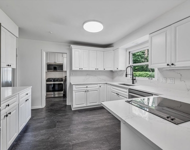 412 Lavergne Avenue - Photo Thumbnail 9