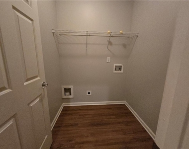 624 Maple Grove Way - Photo Thumbnail 15