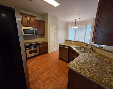 624 Maple Grove Way - Photo Thumbnail 8