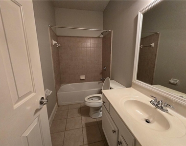 624 Maple Grove Way - Photo Thumbnail 17