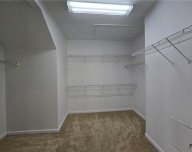 624 Maple Grove Way - Photo Thumbnail 18