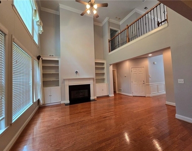 624 Maple Grove Way - Photo Thumbnail 3