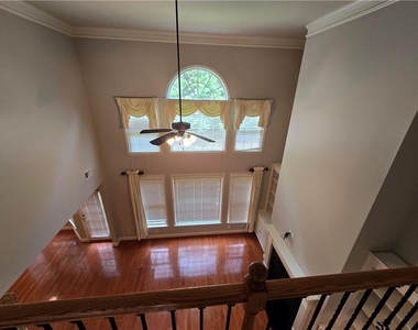 624 Maple Grove Way - Photo Thumbnail 4