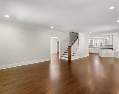 1785a Meadowdale Ave Ne - Photo Thumbnail 11