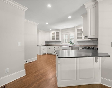 1785a Meadowdale Ave Ne - Photo Thumbnail 15