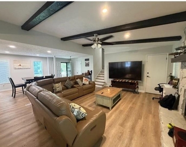 2532 Hidden Hills Dr - Photo Thumbnail 4
