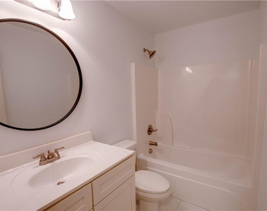 1795 Garbrooke Cove - Photo Thumbnail 15