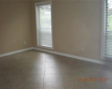 1010 Wynnes Ridge Circle Se - Photo Thumbnail 6