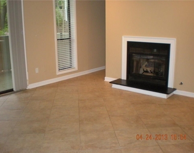 1010 Wynnes Ridge Circle Se - Photo Thumbnail 2