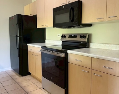 1222 Chicago Avenue - Photo Thumbnail 5
