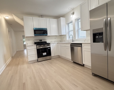 5821 W Gunnison Street - Photo Thumbnail 15