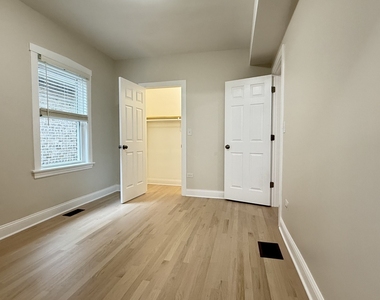 5821 W Gunnison Street - Photo Thumbnail 21