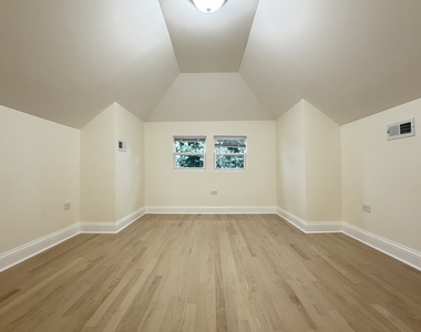 5821 W Gunnison Street - Photo Thumbnail 33