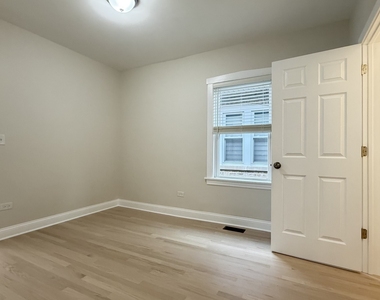 5821 W Gunnison Street - Photo Thumbnail 22