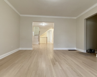 5821 W Gunnison Street - Photo Thumbnail 4
