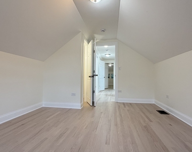 5821 W Gunnison Street - Photo Thumbnail 41