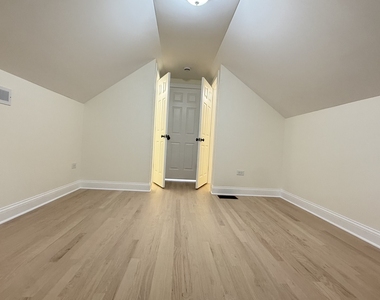 5821 W Gunnison Street - Photo Thumbnail 36