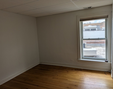 103 E 1st Street - Photo Thumbnail 6