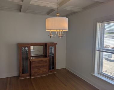 103 E 1st Street - Photo Thumbnail 3