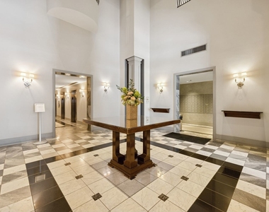 70 W Huron Street - Photo Thumbnail 10