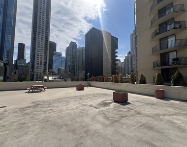 70 W Huron Street - Photo Thumbnail 4