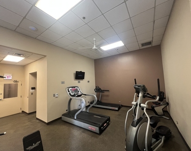 70 W Huron Street - Photo Thumbnail 5