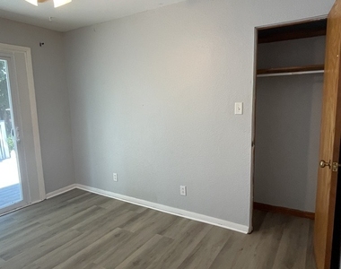 117 S William Street - Photo Thumbnail 5