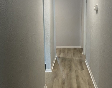 117 S William Street - Photo Thumbnail 12