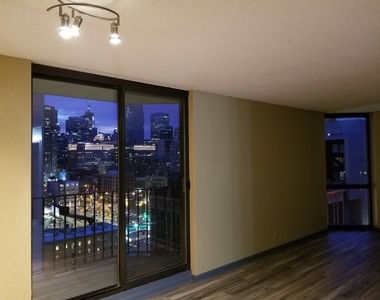 70 W Huron Street - Photo Thumbnail 10