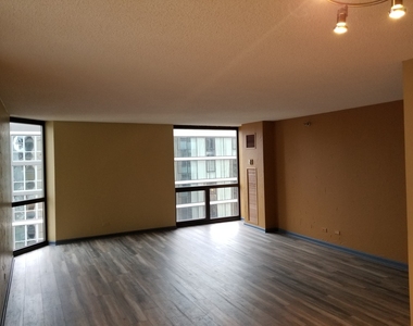 70 W Huron Street - Photo Thumbnail 15