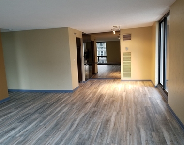 70 W Huron Street - Photo Thumbnail 12