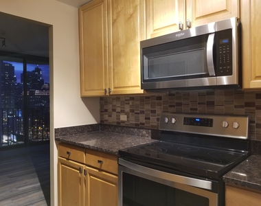 70 W Huron Street - Photo Thumbnail 8