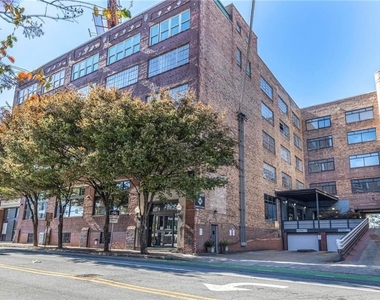 426 Marietta Street Nw - Photo Thumbnail 1